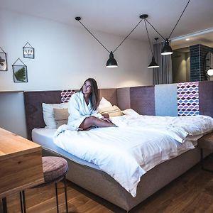 Sport & Wellness Hotel Das Falkenstein - Natural Swimming Lake - Matrix Gym - Summercard Inklusive - Authentic Experience - Flying Wellness With Pool